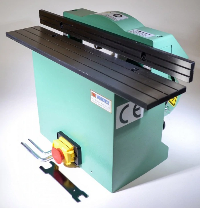 Odhrotovací stroj VCF-500F